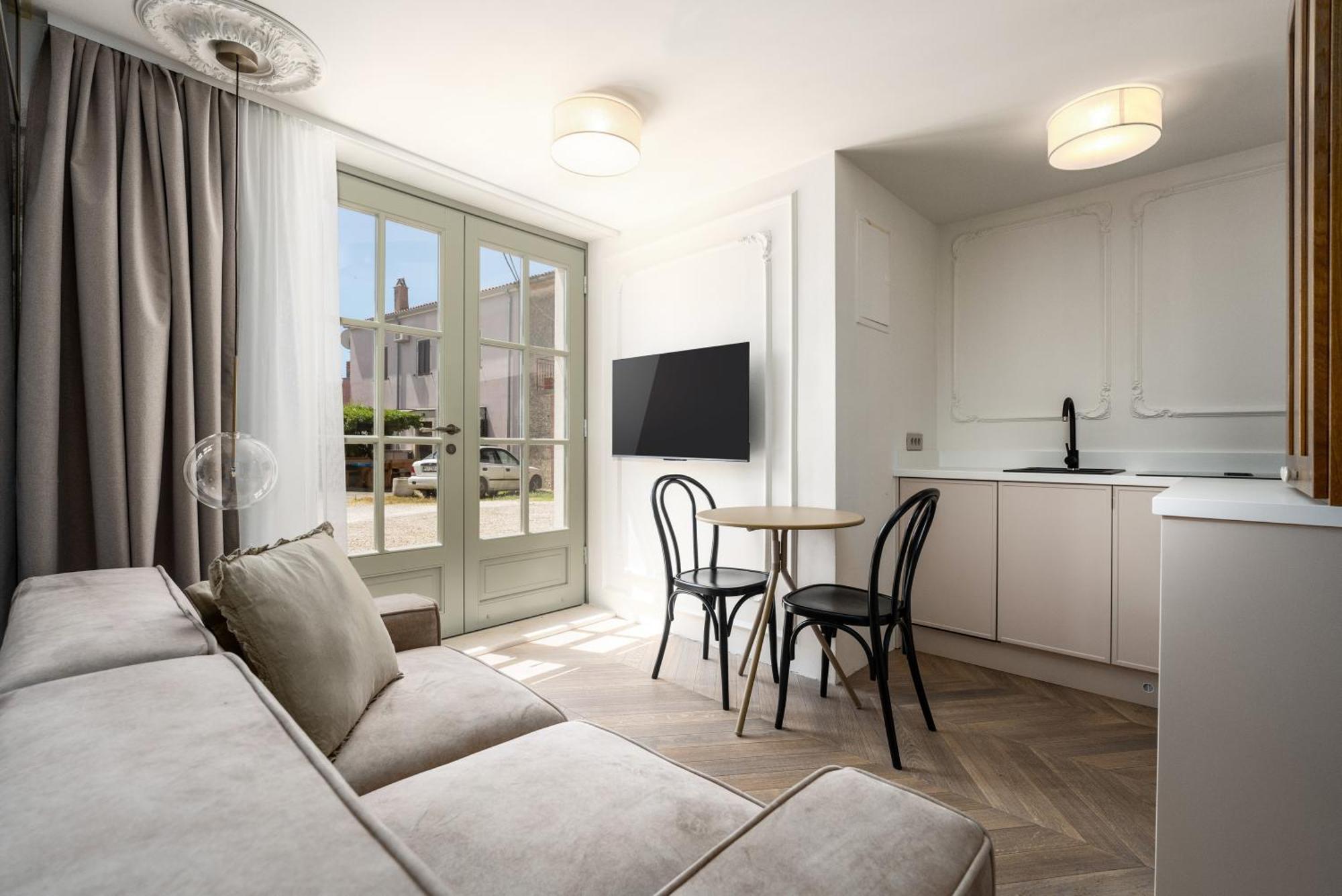 Silent Stone Apartment Врсар Екстер'єр фото